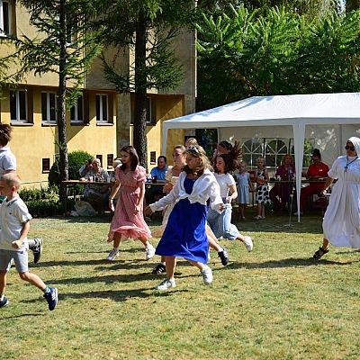 FESTYN ODPUSTOWY W OGRODACH PRZYKLASZTORNYCH - FOTOGALERIA grafika